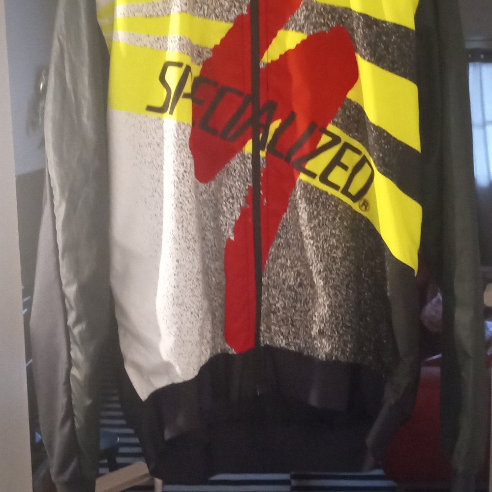 Specialized Men's Red and Yellow Windbreaker